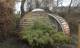 Marzua: Archipod: oficina sostenible en el patio trasero