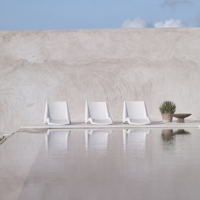 51 Outdoor Bar Stools to Refresh Your Patio