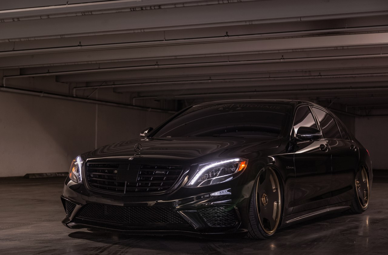 W222 AMG Black Night
