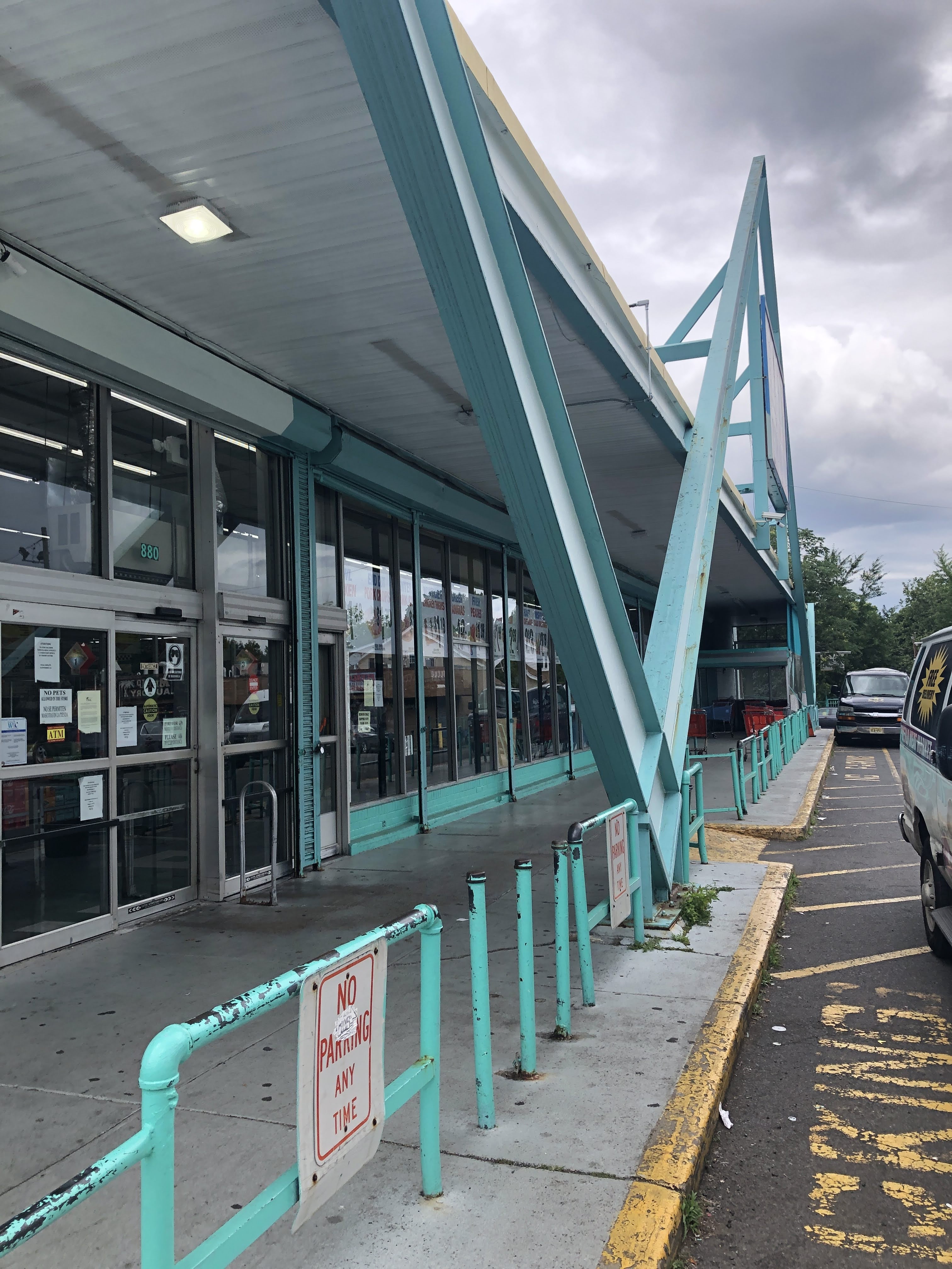 TOUR Pueblo Meat Supermarket Newark, NJ