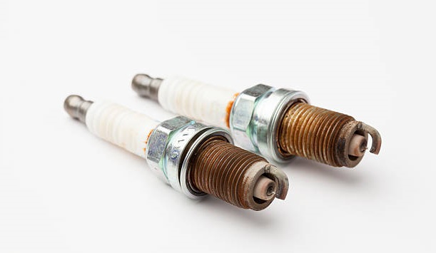 How to replace a spark plug in a lawn mower | The Tool Yard