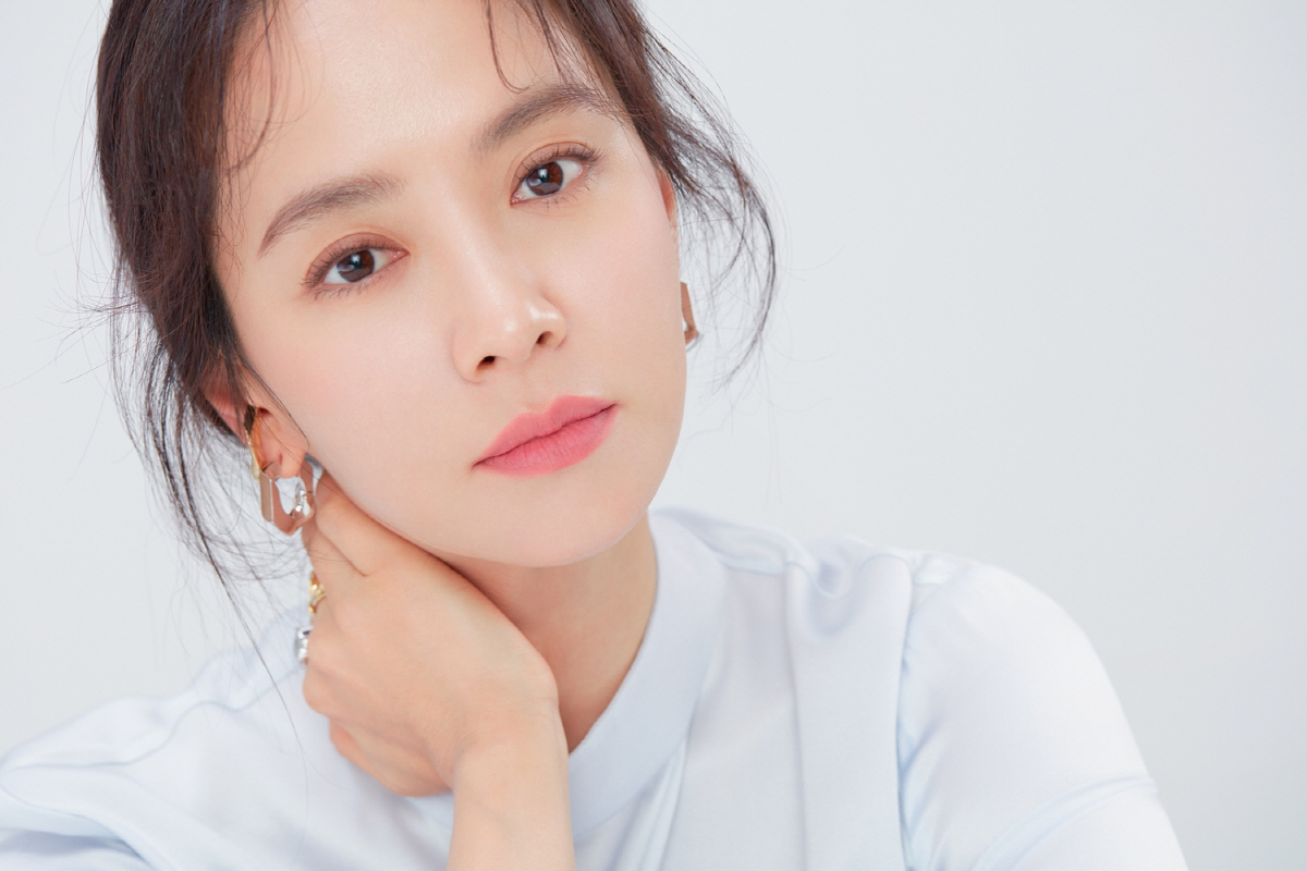 Actress Song Jihyo looks stunning and pure in the recent interview and