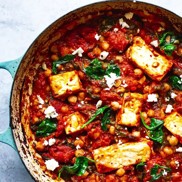 Garbanzos con espinacas y tofu.