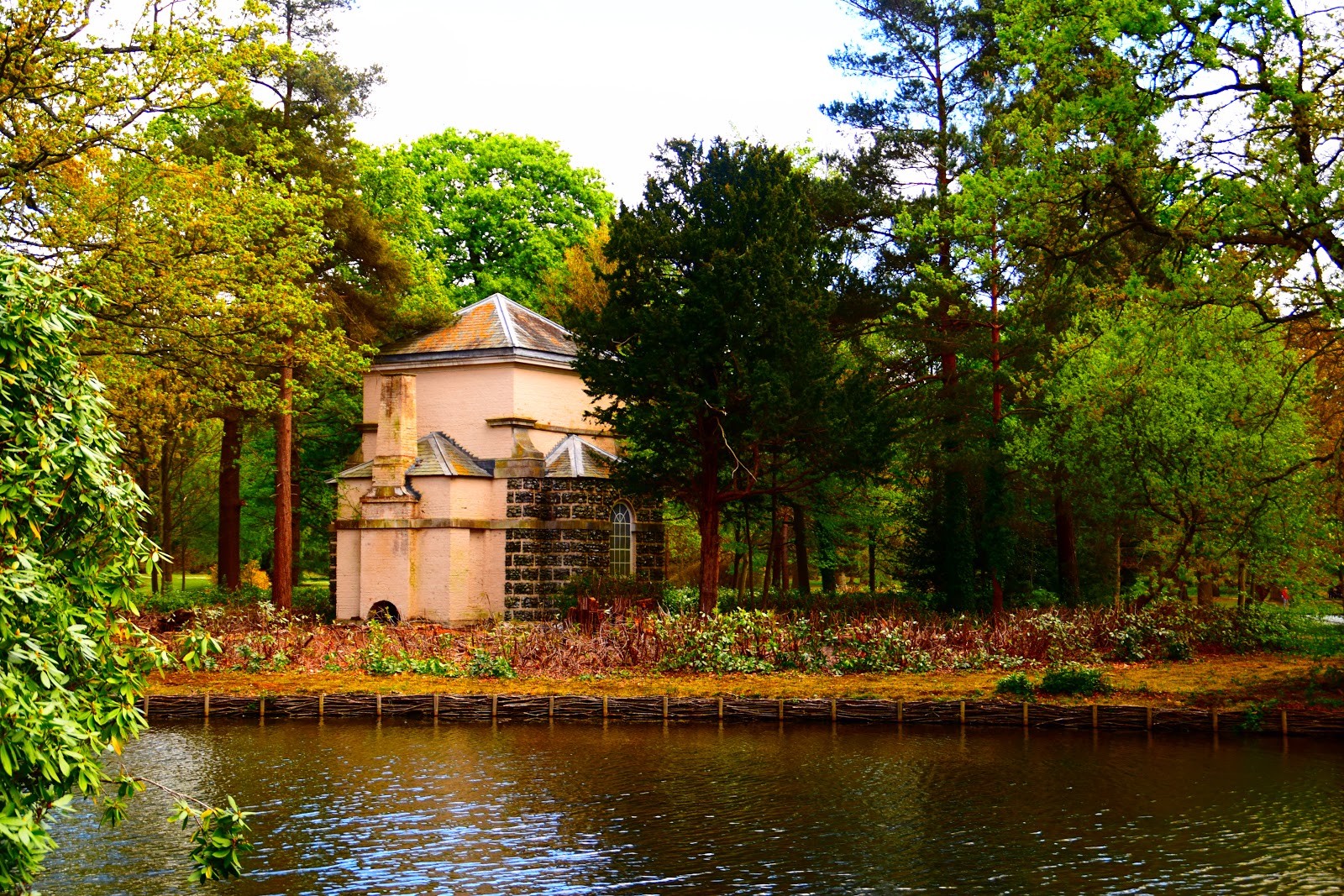 Enjoy your time with beautiful places Claremont Landscape Garden