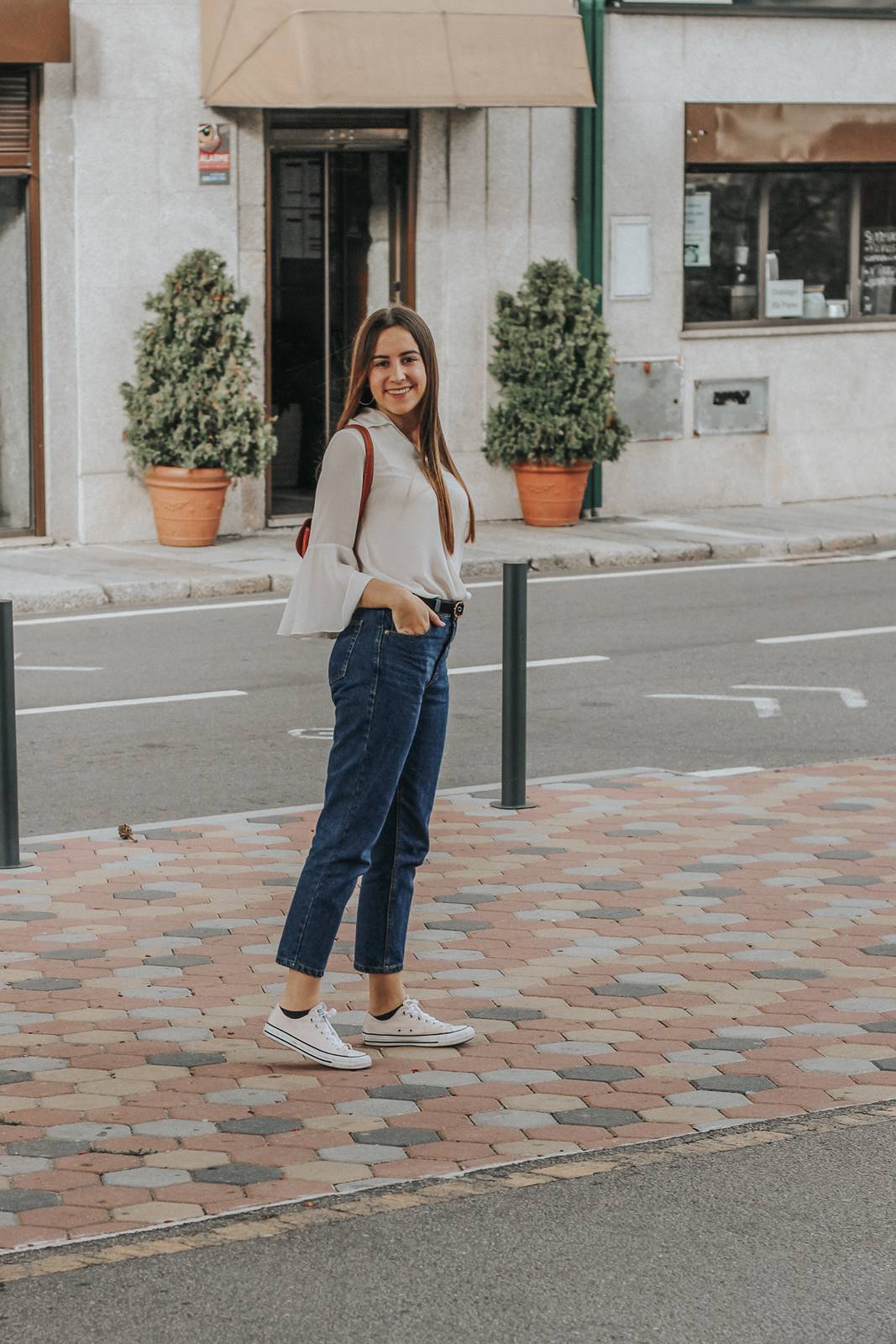 look mom jeans blusa branca look mom jeans blusa branca