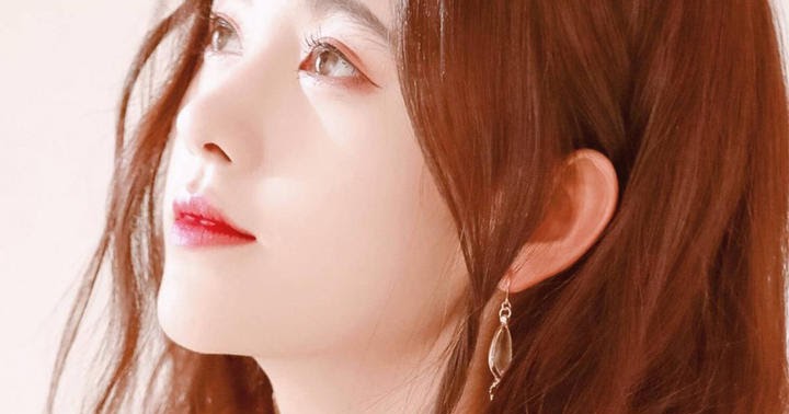 Hot girl…Cúc Tịnh Y