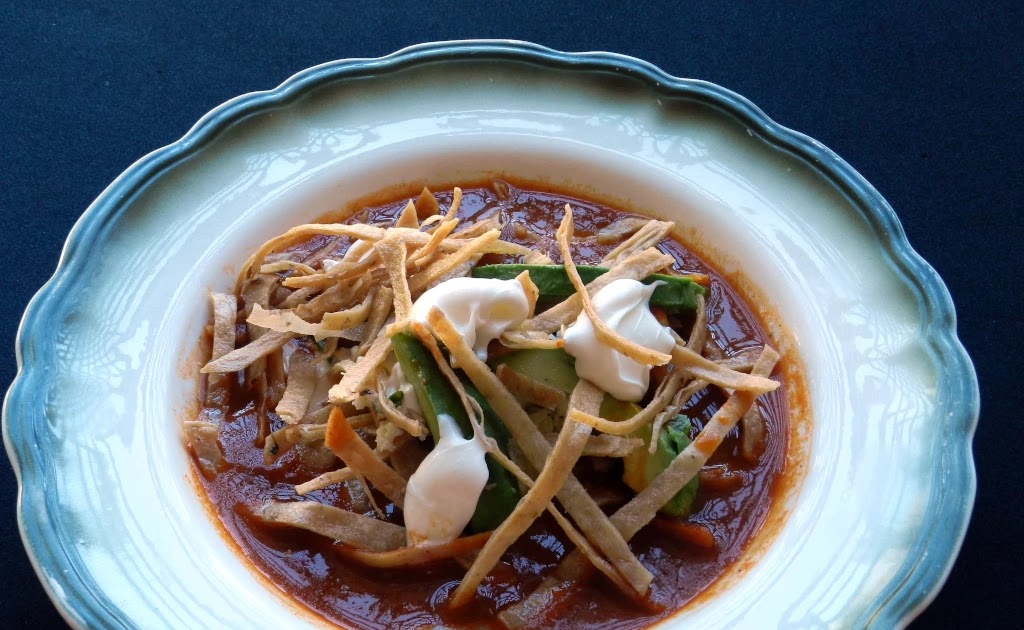 Sopa de Tortilla con Chile Guajillo