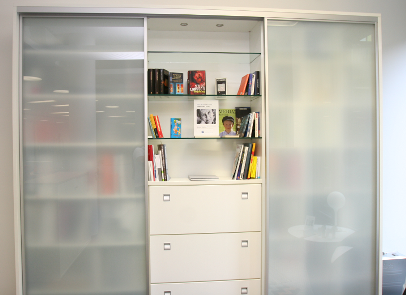 Colour up your office !: Beratung für Büroeinrichtung, Empfangstheken