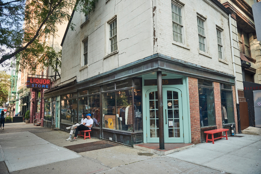 CHAD'S DRYGOODS THE LIQUOR STORE "UNDER NEW MANAGEMENT"