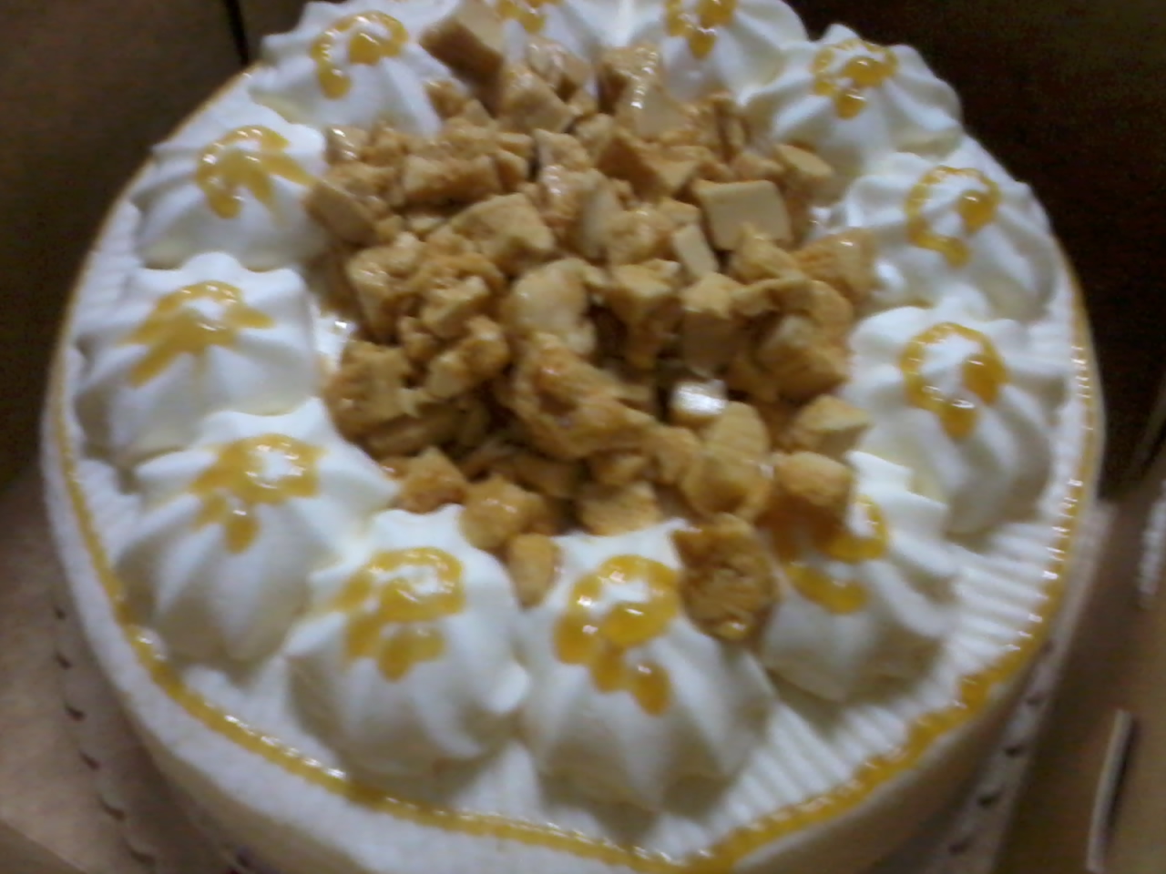 Red Ribbon, Coffee Crunch Cake celebraTINg exisTENce