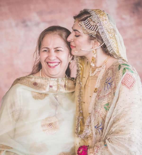 Pictures of Naimal Khawar with her Sisiters giving us Major Siblings Goals Pictures of Naimal Khawar with her Sisiters giving us Major Siblings Goals