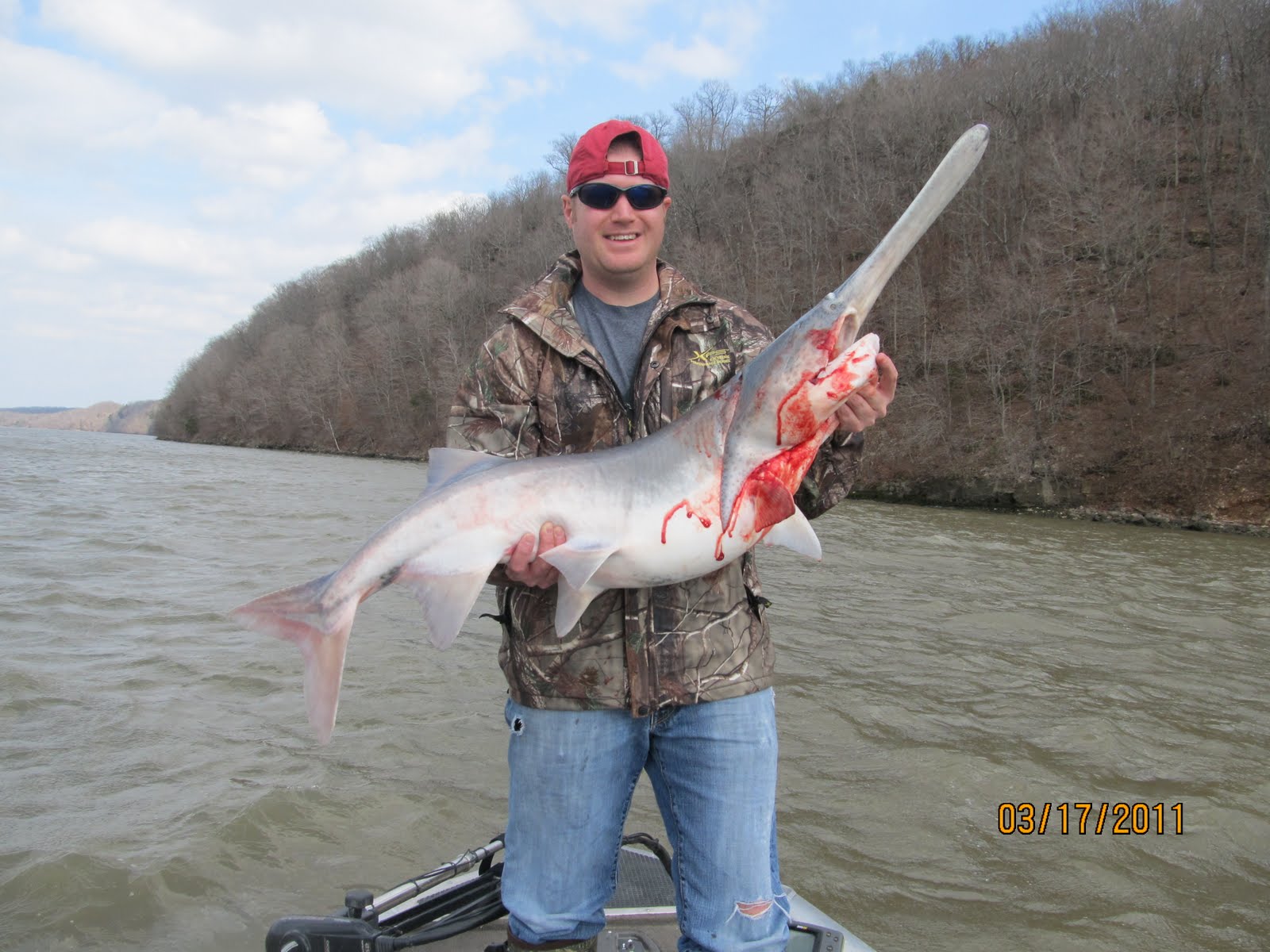 MinnyMO Hunting Mo Snagging 2011...Fish On!!!!!