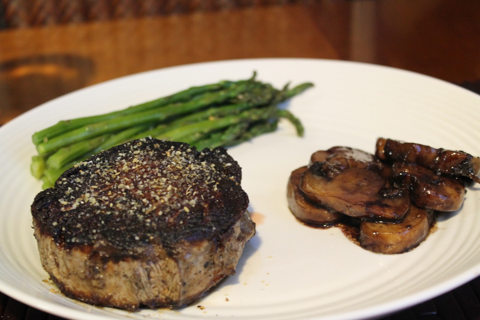 Happy Fathers Day! Cast Iron Filet Mignon #SundaySupper ...