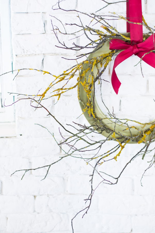 Coronas de Navidad con tela y ramas