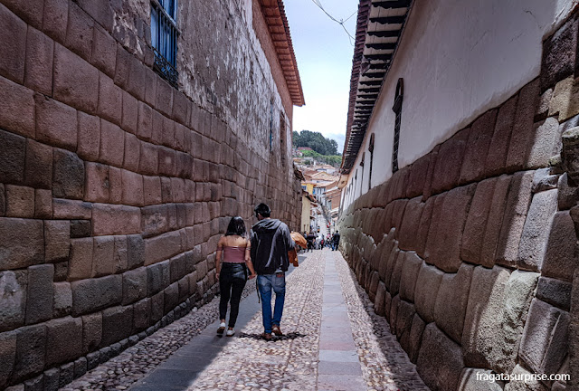 Paredes incas em uma rua de Cusco, Peru