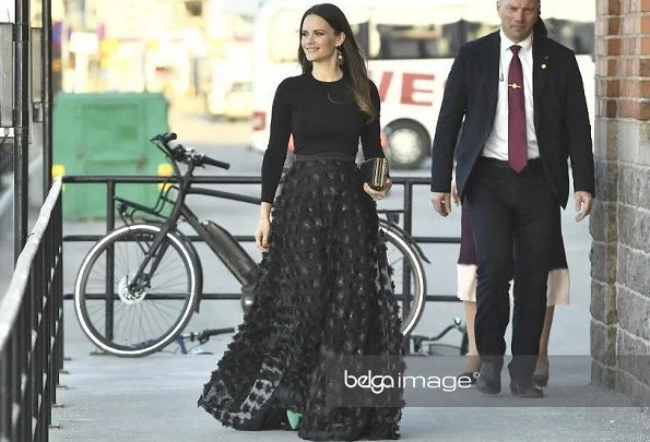 Princess Sofia wore Ida Sjöstedt skirt from AW 2017 Collection. Princess Sofia of Sweden presented Best Participant award of UNDP vårgala in Stockholm