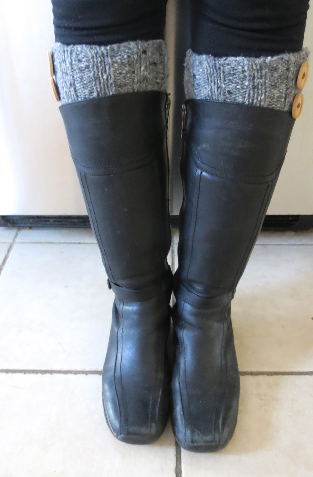 The Simple Craft Diaries: Leg Warmers From Old Sweater