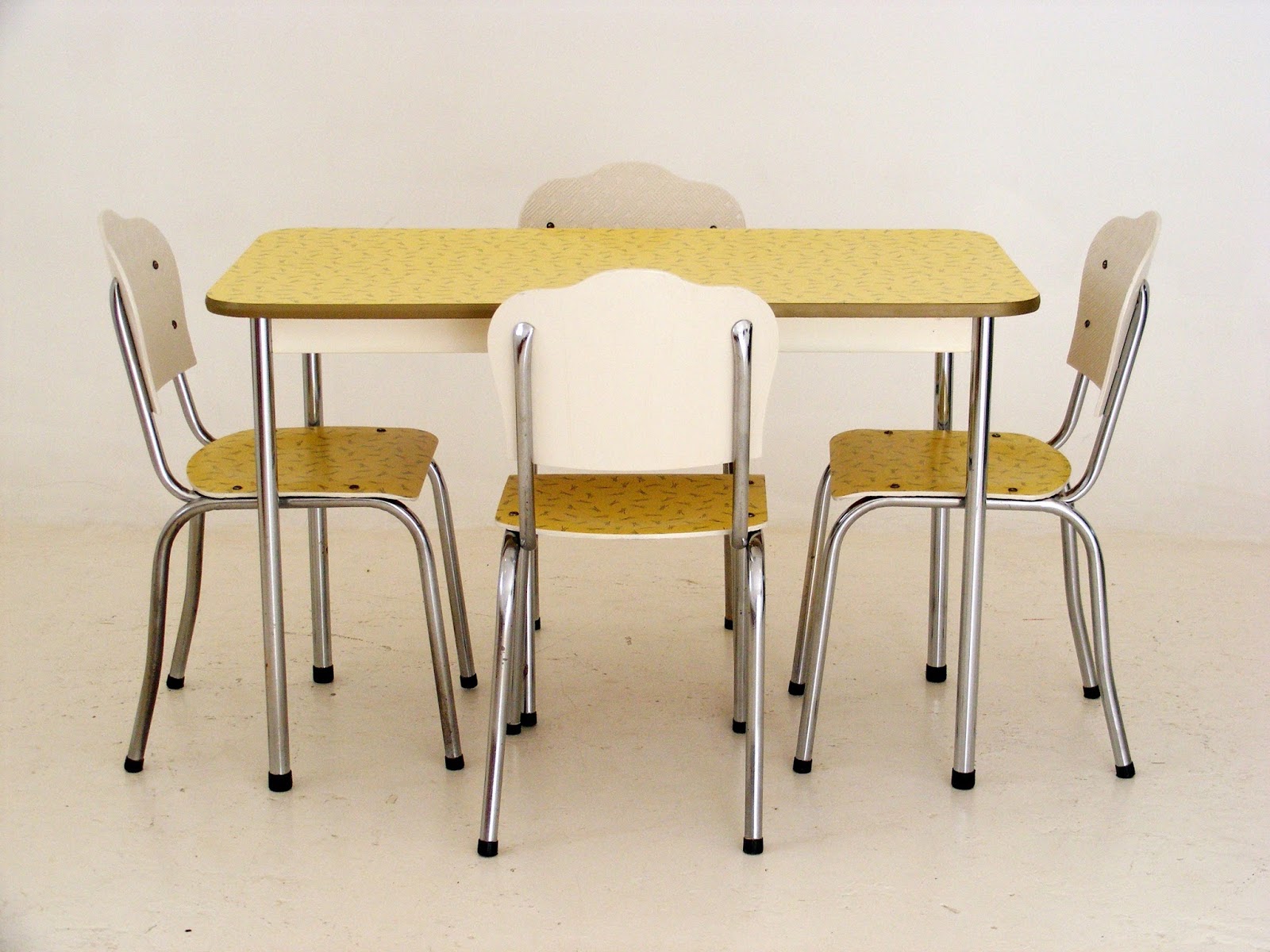 VAMP FURNITURE 1950's Formica table and chair set_16 March 2018