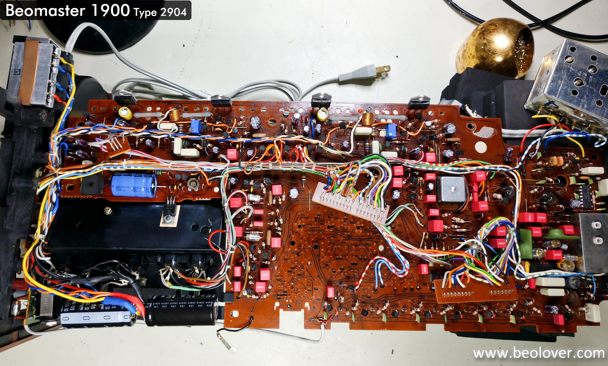 beolover A Pair of Beomaster 1900 Receivers for Restoration Capacitor