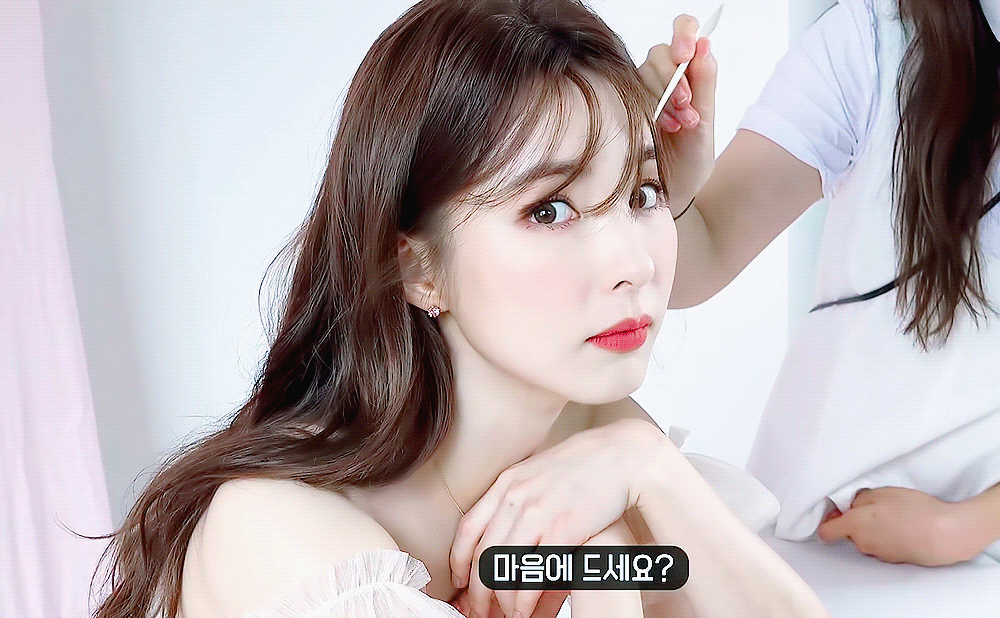 [연예] [움짤]         바닐라코 광고찍는 신세경 미모 ㄷㄷ. -  와이드섬