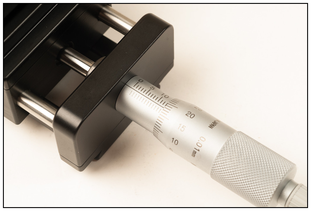 Hejnar Photo Linear motion micrometer adjusting micro rail