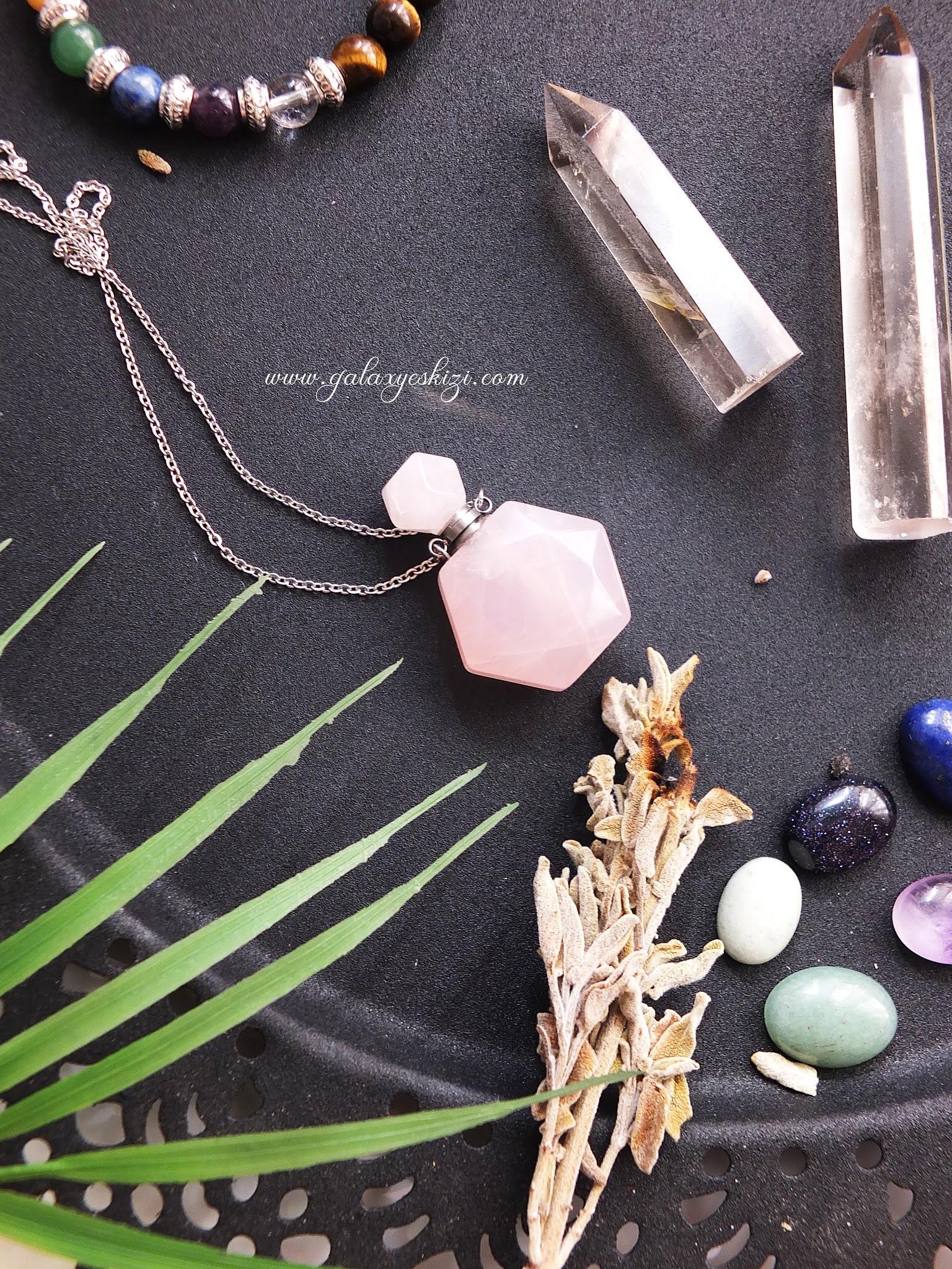 dogal tas enerjisi tutsuleme galaxyeskizi moda dunyasi