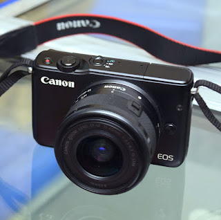 Jual Kamera Mirrorless Canon M10 ( TouchScreen )