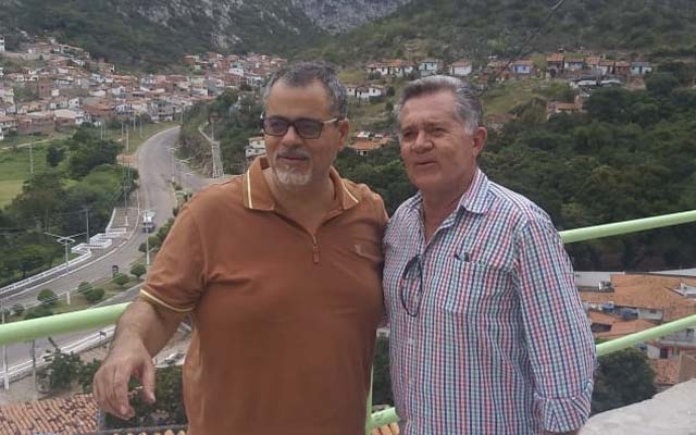 Prefeito Luciano visita obras em Jacobina ao lado do ex-prefeito Leopoldo Passos