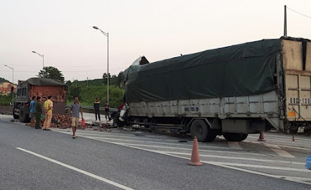 Hai xe tông nhau trên cao tốc Nội Bài - Lào Cai, một người tử vong