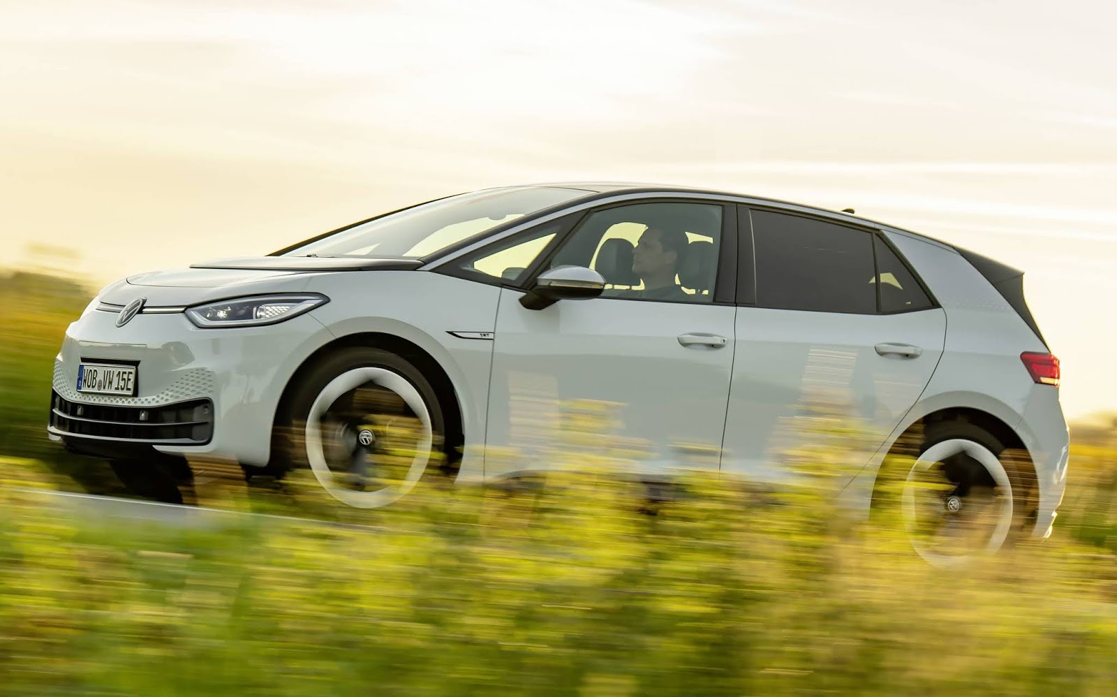 VW e Audi já começam a desafiar a Tesla em carros elétricos