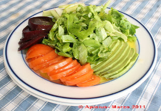  711º Menú, Menestra de verduras congeladas, Huevos escalfados en salsa semi vizcaína, ensalada y manzanas asadas. 