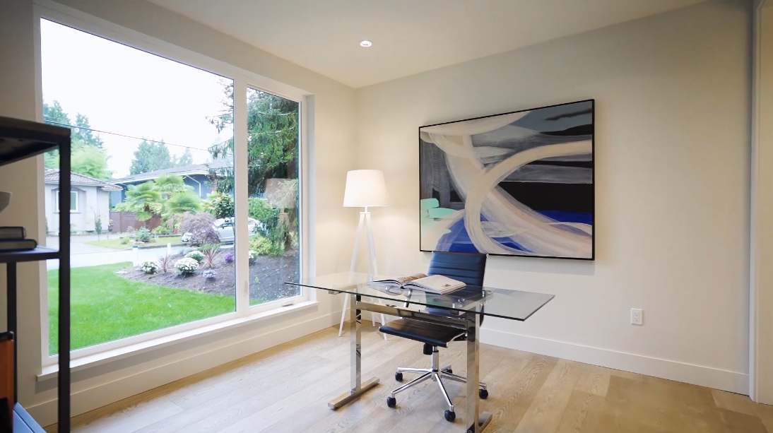 39 Interior Design Photos vs. 2710 Crescentview Dr, North Vancouver Luxury Home Tour