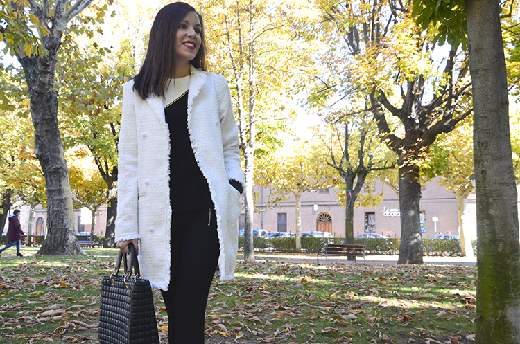 black_look_white_coat_fashion_trends_gallery_look