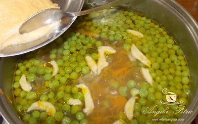 Preparare supa de mazare cu galuste-etapa 9