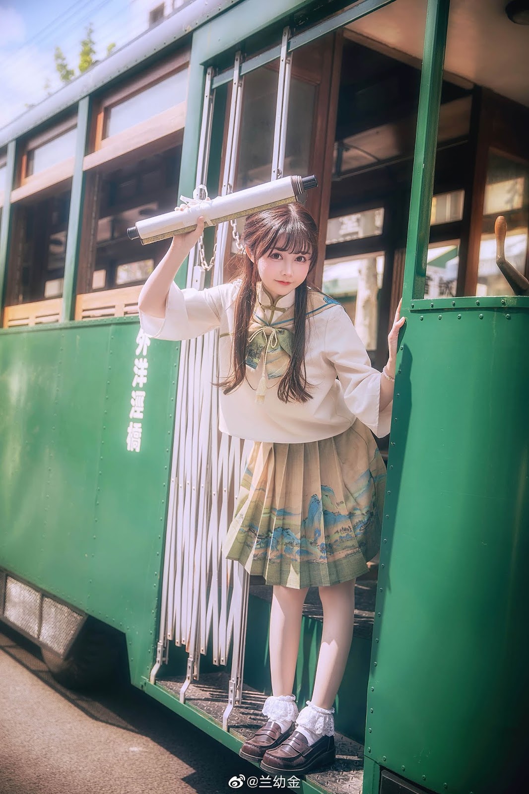 Chinese Cute Model - Cute Passenger - TruePic.net