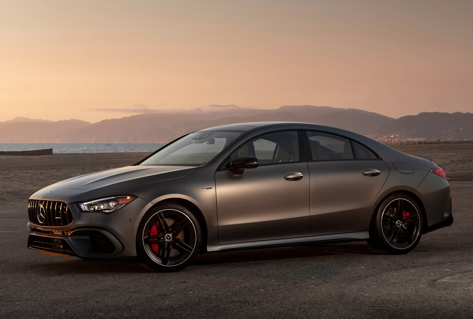 Мерседес Бенц CLA 2020