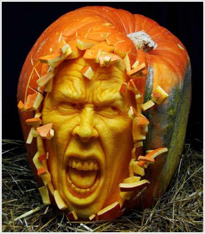 The crazy stuff: Awesome Sculptures Made From Pumpkins