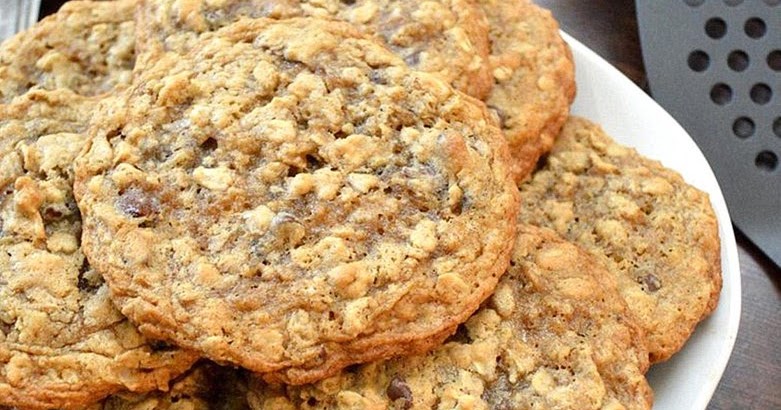 
Laura Bush's Texas Governor's Mansion Cowboy Cookies
-image