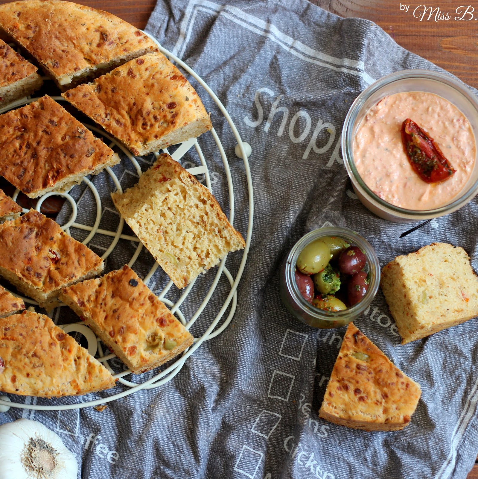 Niemals ohne! Das leckerste Grillbrot!