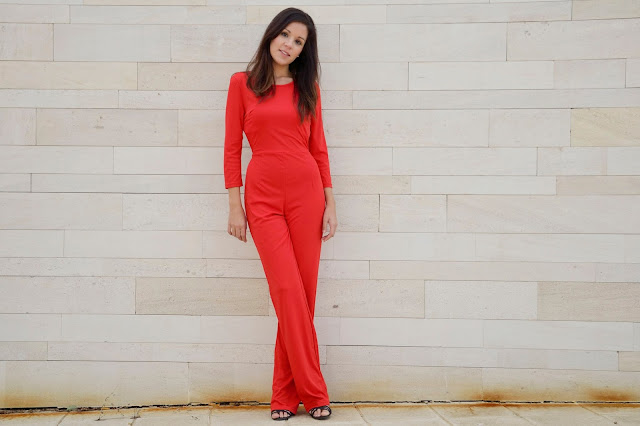 red-jumpsuit-outfit-look-blazer-combinar-mono-rojo-trends-gallery