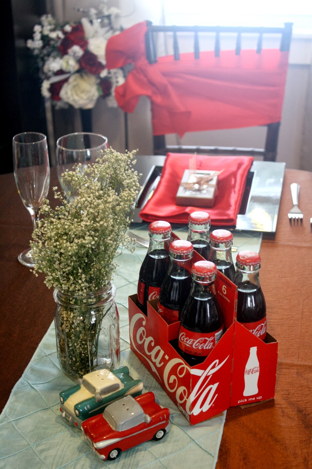 The Burlap Runner Just For Fun { A Vintage Table Top Design Idea }