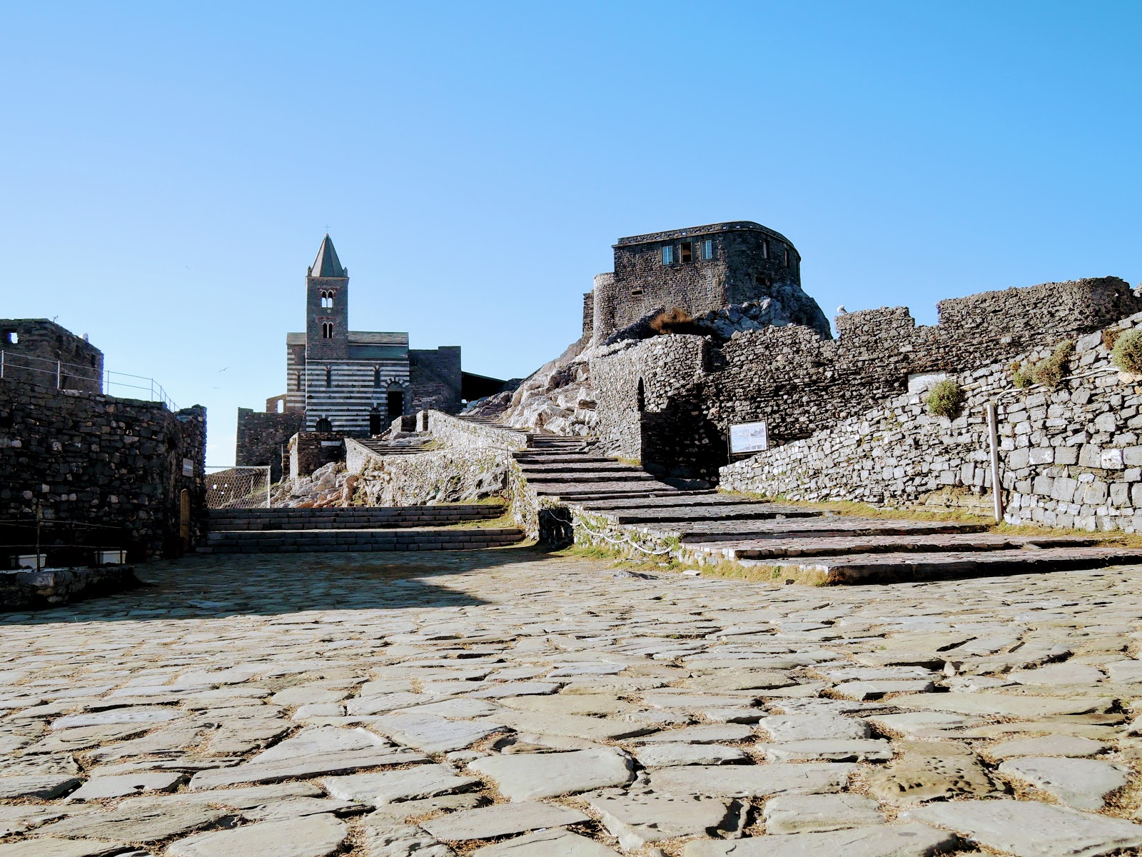 Piccoli Sentieri Portovenere Chiesa di San Pietro