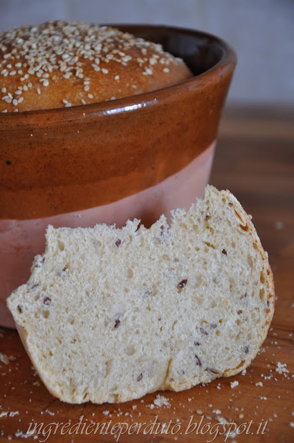 pane  ai sapori antichi cotto nel coccio