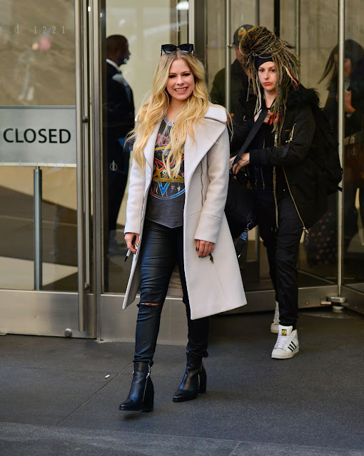 Avril Lavigne - Sirius Radio 2019 - imagedesi.com