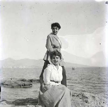 Γυναίκες στα βράχια το 1920