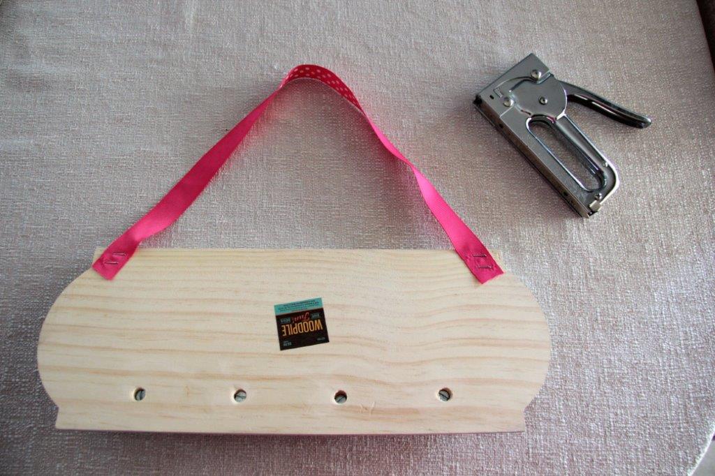 Clearwater Cottage: How to Make a Hair Bow Hanger