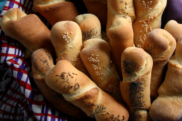 <b>Rožky (Slovak Bread Rolls)</b> {European Culinary ABC's}
