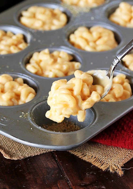 Mac and Cheese Muffins (The BEST Muffin Tin Macaroni & Cheese) The