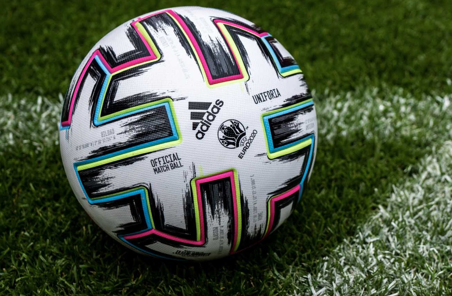 Uniforia EURO 2020 Official Match Ball (Adidas) ubicaciondepersonas