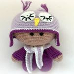 http://www.artedetei.com/2016/05/munequito-yoyo-amigurumi-con-gorro-buho.html